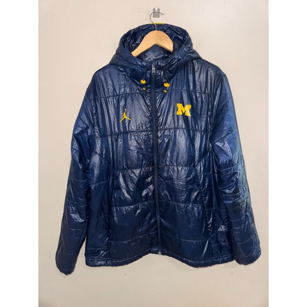 Men's L Jordan Michigan Wolverines Football Team Issued Puffer Jacket *Flaw*